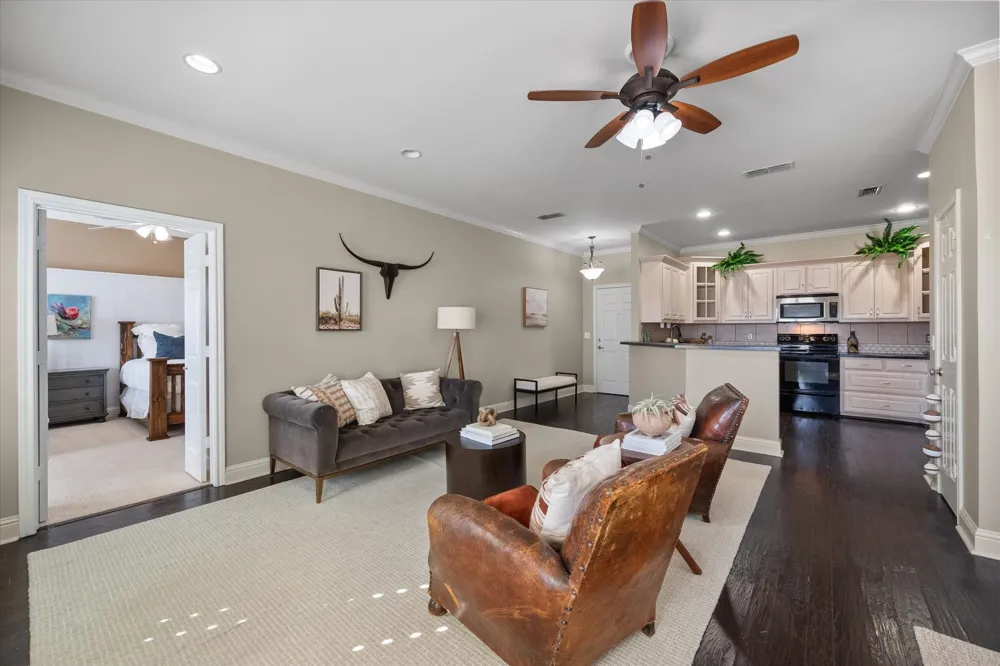 603 W 6th Avenue #203 Corsicana, TX 75110