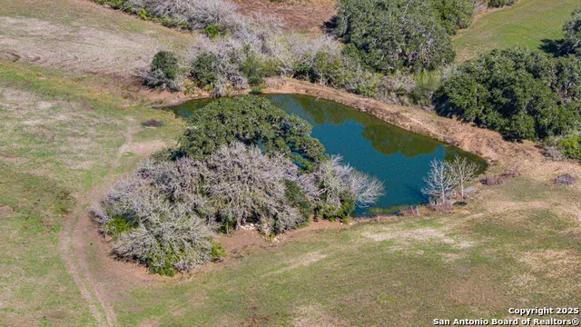 1173 Charco Rd Tuleta, TX 78162