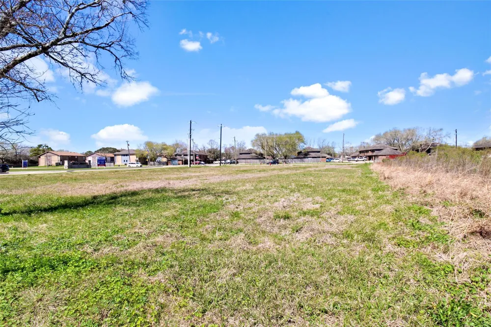 E Fm-517 Dickinson, TX 77539