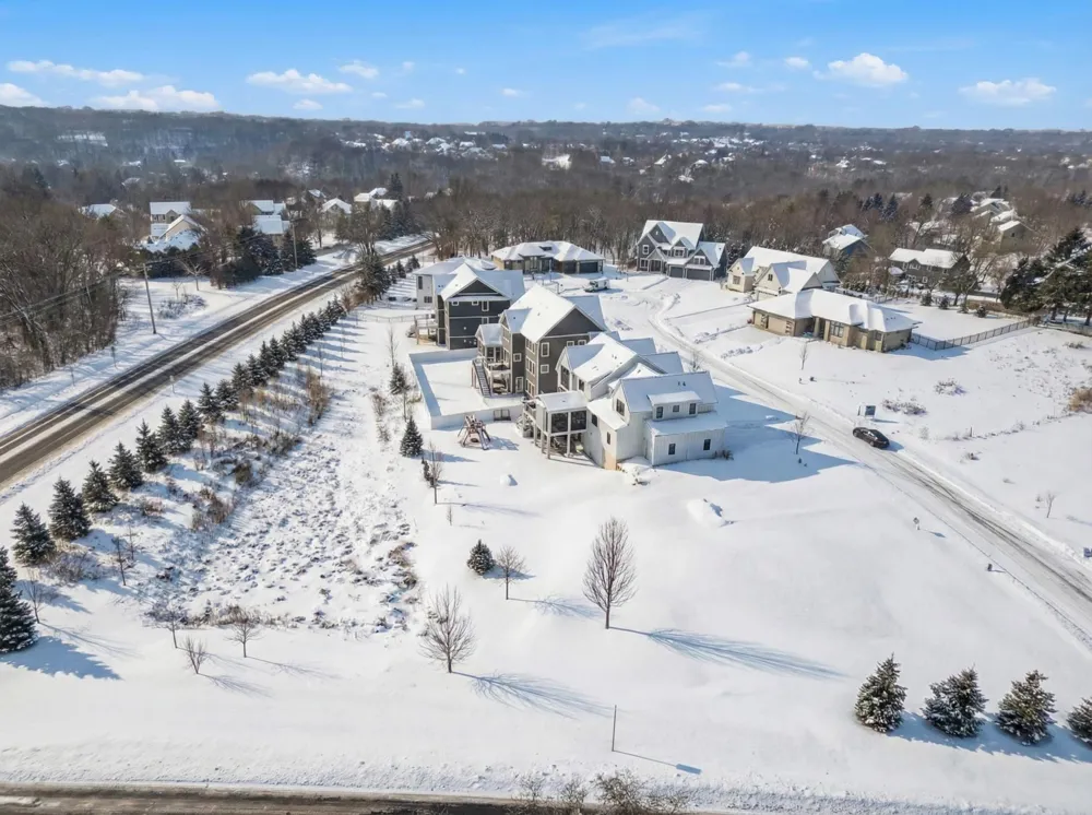 3998 Haven Woods Court Eagan, MN 55123