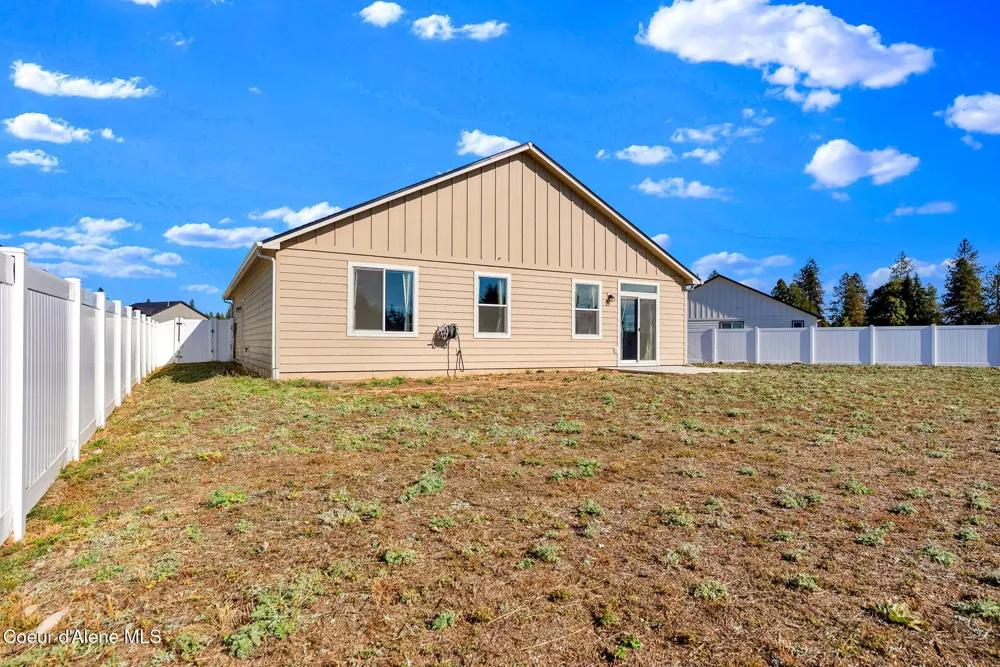16167 Hadley Loop Rathdrum, ID 83858