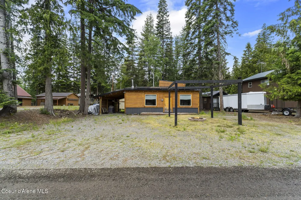 118 Timber Lane Nordman, ID 83848