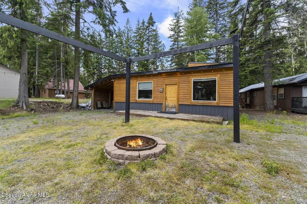 118 Timber Lane Nordman, ID 83848