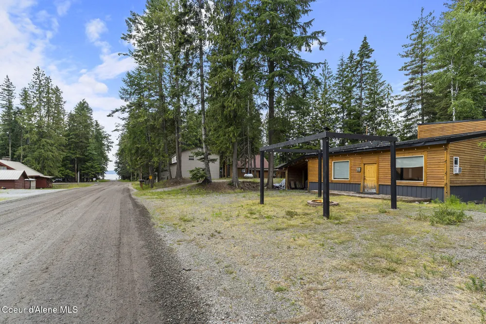 118 Timber Lane Nordman, ID 83848