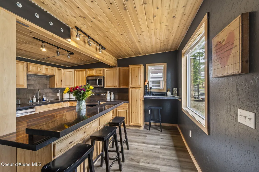 118 Timber Lane Nordman, ID 83848