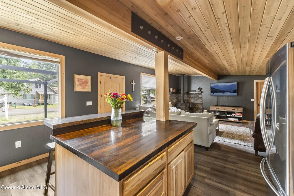 118 Timber Lane Nordman, ID 83848
