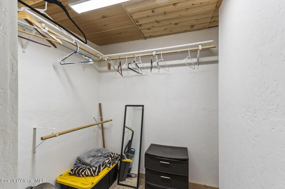 118 Timber Lane Nordman, ID 83848