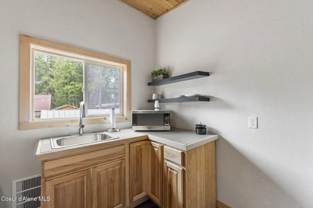 118 Timber Lane Nordman, ID 83848