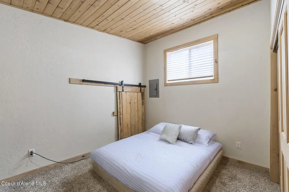 118 Timber Lane Nordman, ID 83848