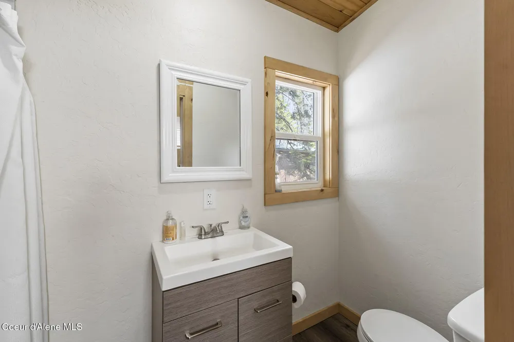 118 Timber Lane Nordman, ID 83848
