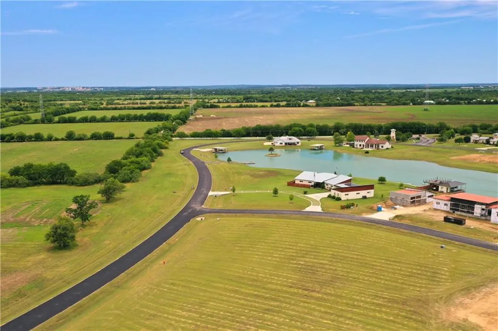 103 Lakeside Cove Martindale, TX 78655