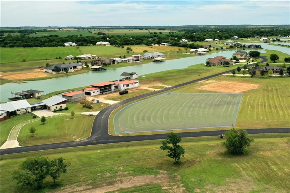 103 Lakeside Cove Martindale, TX 78655