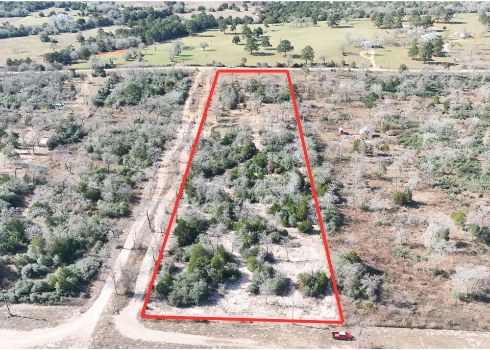 17 High Crossing Road Smithville, TX 78957