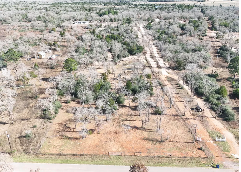 17 High Crossing Road Smithville, TX 78957
