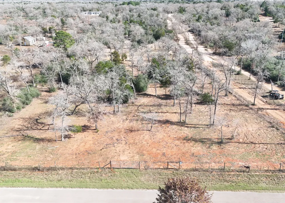 17 High Crossing Road Smithville, TX 78957