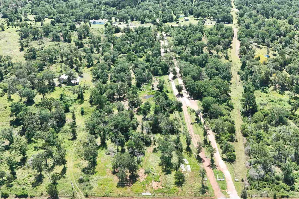 17 High Crossing Road Smithville, TX 78957
