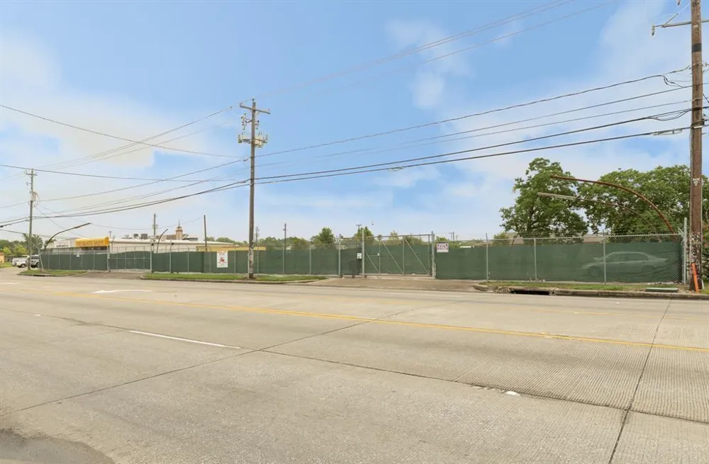 1811 Shaver Street Pasadena, TX 77502