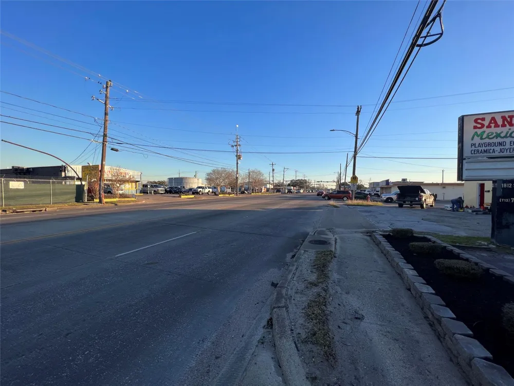 1811 Shaver Street Pasadena, TX 77502