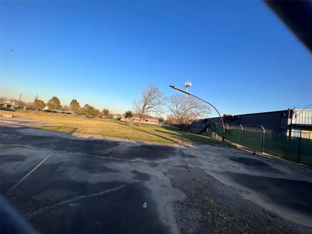 1811 Shaver Street Pasadena, TX 77502