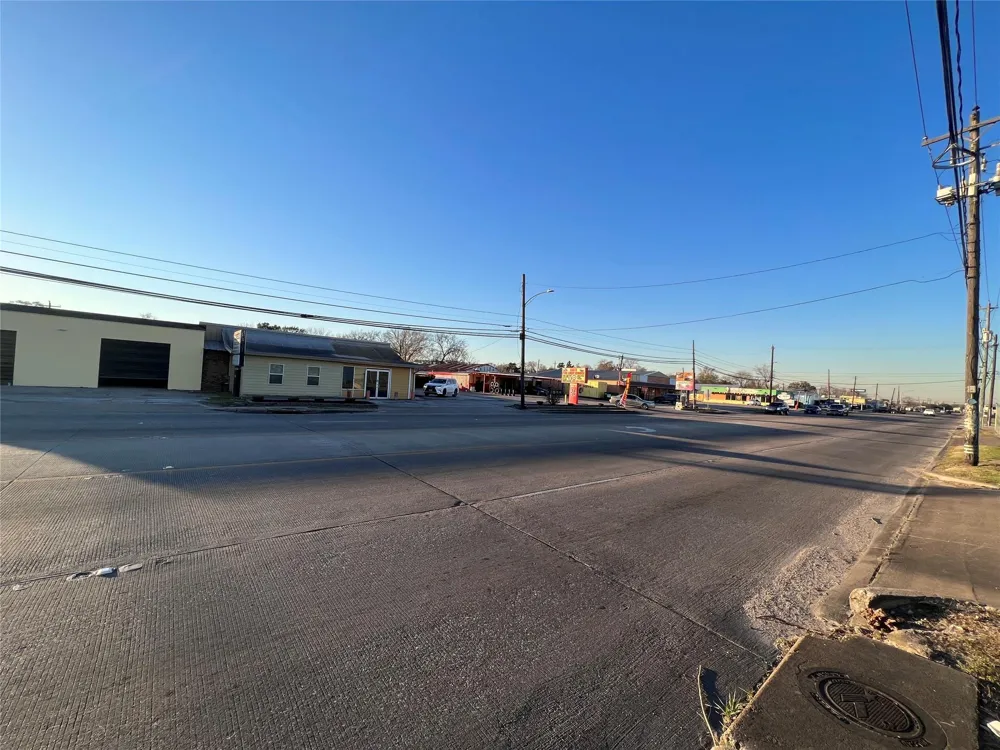 1811 Shaver Street Pasadena, TX 77502