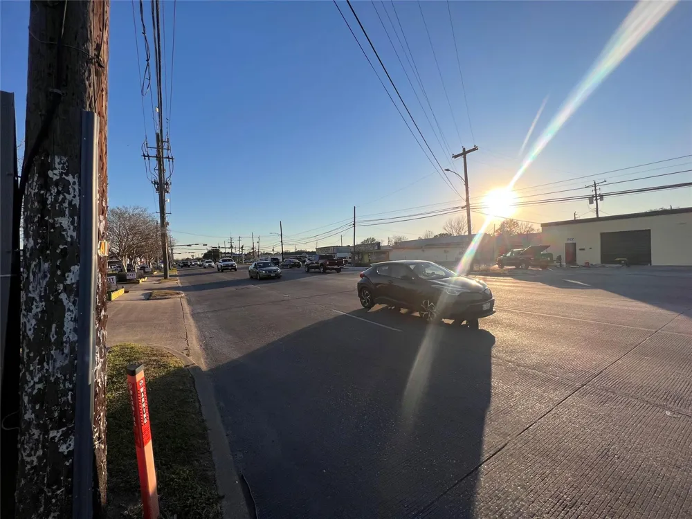 1811 Shaver Street Pasadena, TX 77502