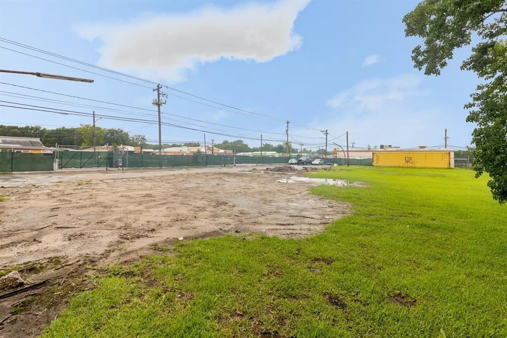 1811 Shaver Street Pasadena, TX 77502