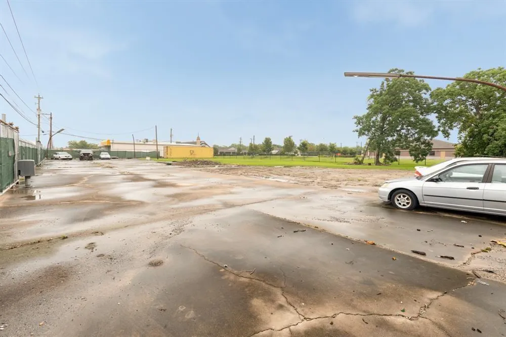 1811 Shaver Street Pasadena, TX 77502