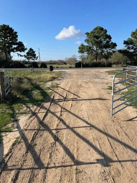 11401 Fm 1994 Guy, TX 77444