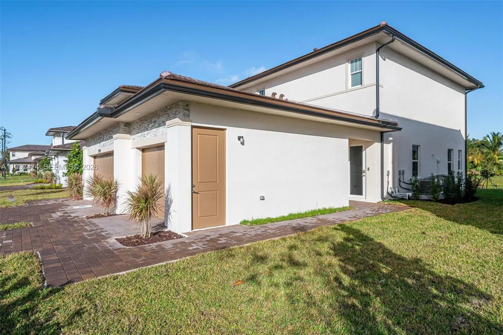 12289 SW 43rd St #0 Davie, FL 33330