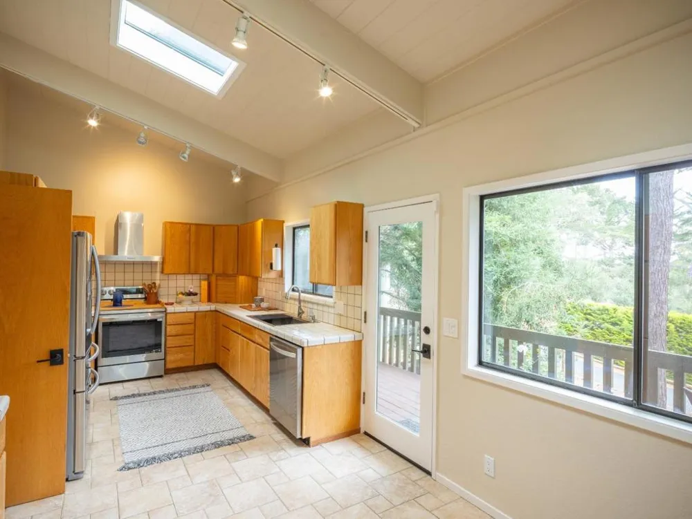 1125 Alta Mesa Road Monterey, CA 93940