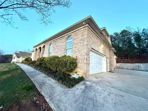 136 Hillcrest Drive