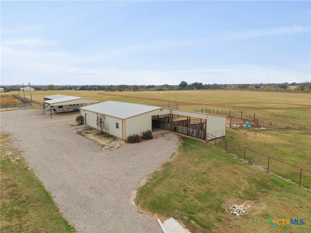 452 County Road 470 Chilton, TX 76632