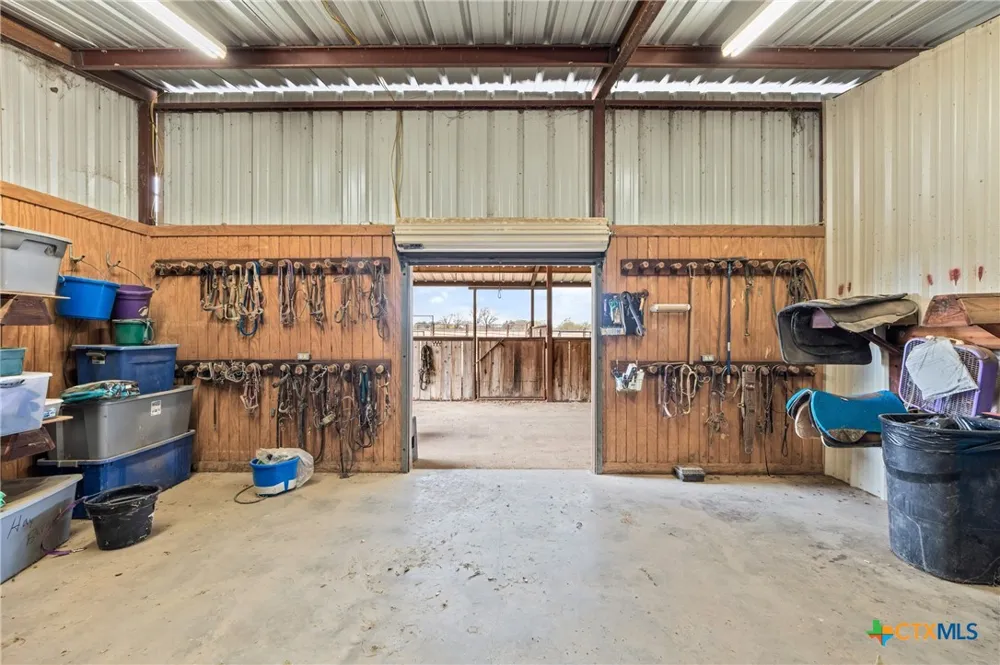 452 County Road 470 Chilton, TX 76632
