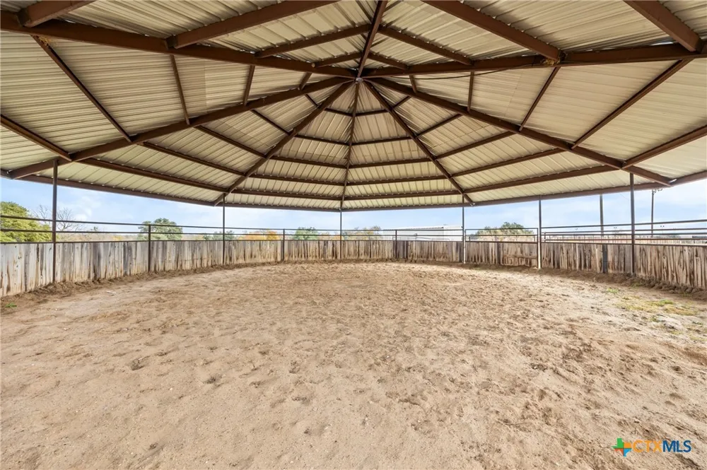 452 County Road 470 Chilton, TX 76632