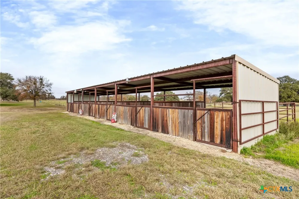 452 County Road 470 Chilton, TX 76632