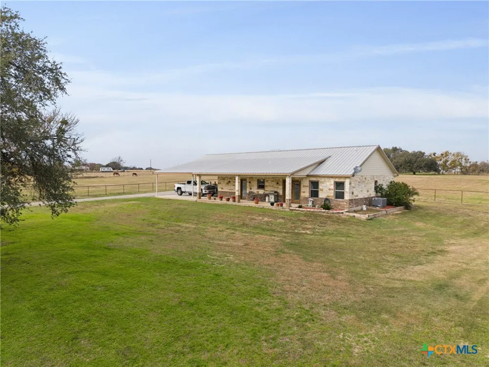 452 County Road 470 Chilton, TX 76632