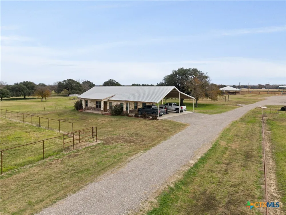 452 County Road 470 Chilton, TX 76632