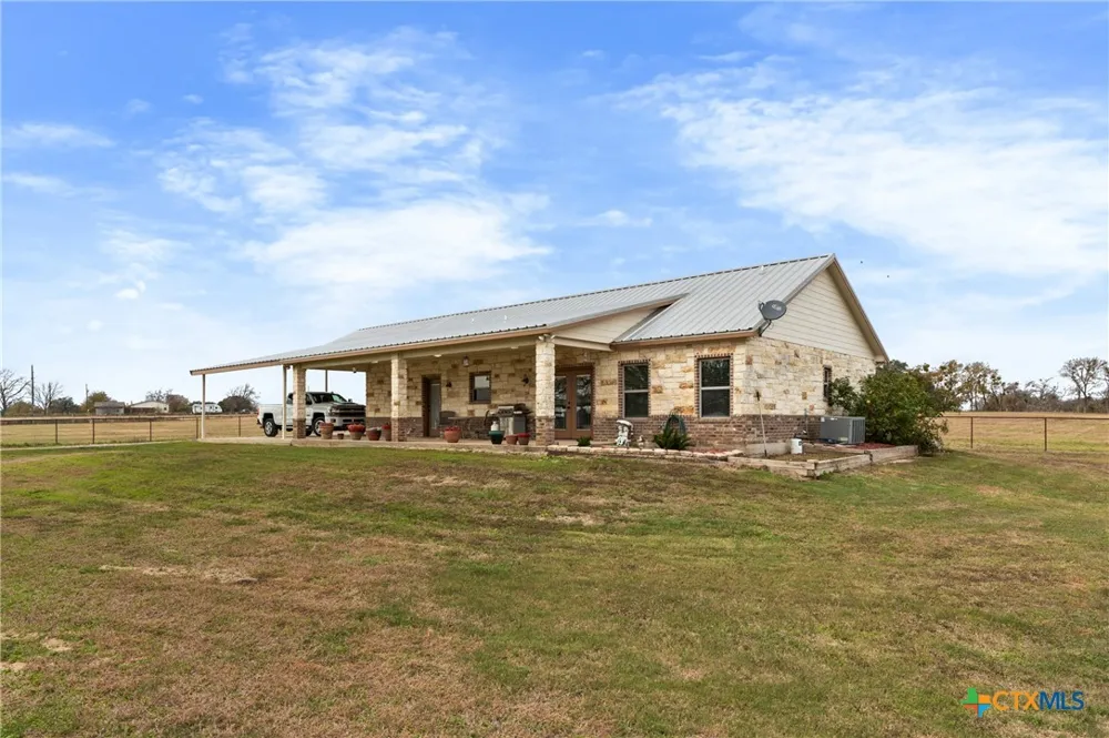 452 County Road 470 Chilton, TX 76632