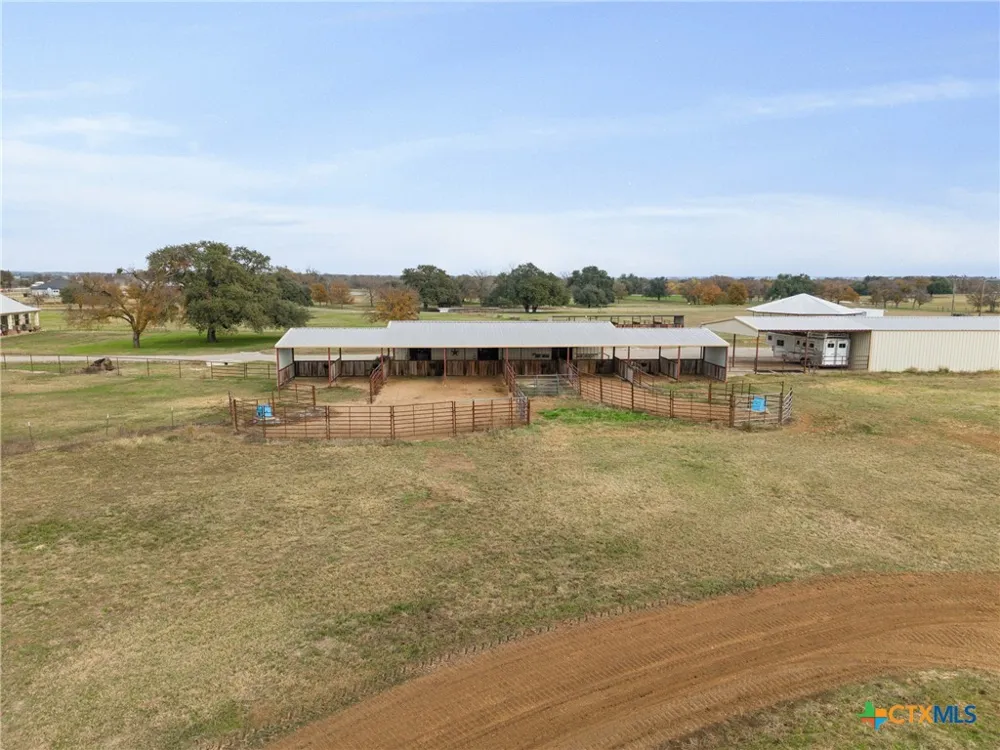 452 County Road 470 Chilton, TX 76632