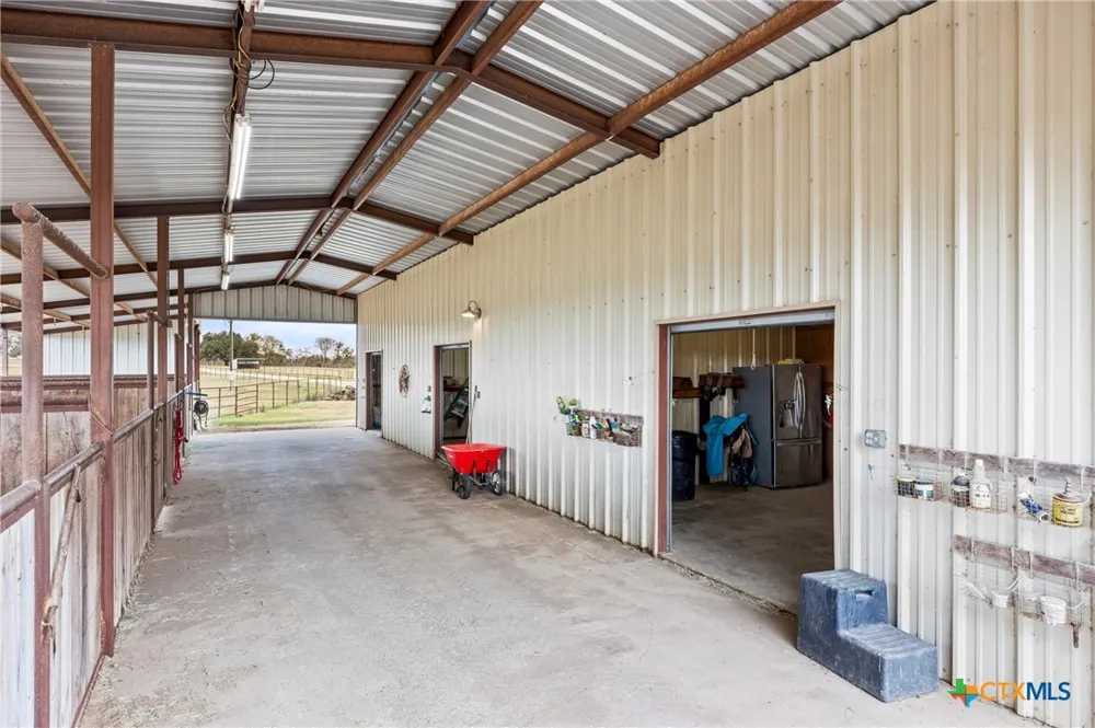 452 County Road 470 Chilton, TX 76632