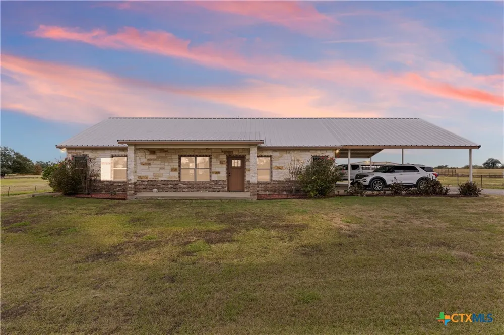 452 County Road 470 Chilton, TX 76632