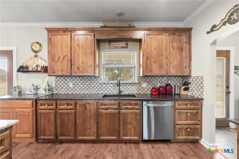 452 County Road 470 Chilton, TX 76632