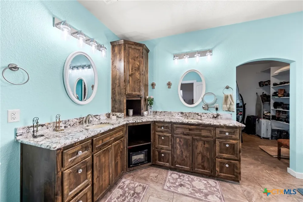 452 County Road 470 Chilton, TX 76632