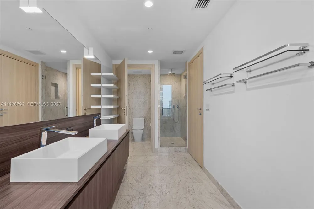 1000 Brickell Plz #4212 Miami, FL 33131