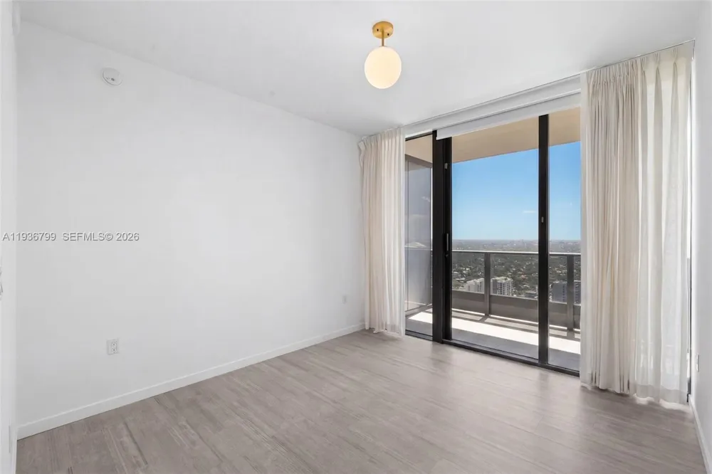 1000 Brickell Plz #4212 Miami, FL 33131