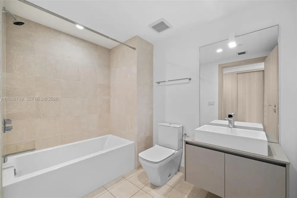 1000 Brickell Plz #4212 Miami, FL 33131