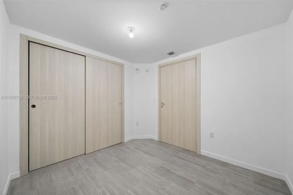 1000 Brickell Plz #4212 Miami, FL 33131