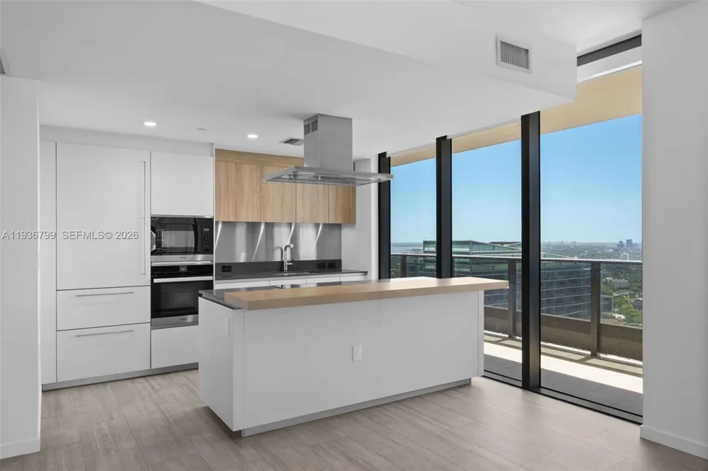 1000 Brickell Plz #4212 Miami, FL 33131