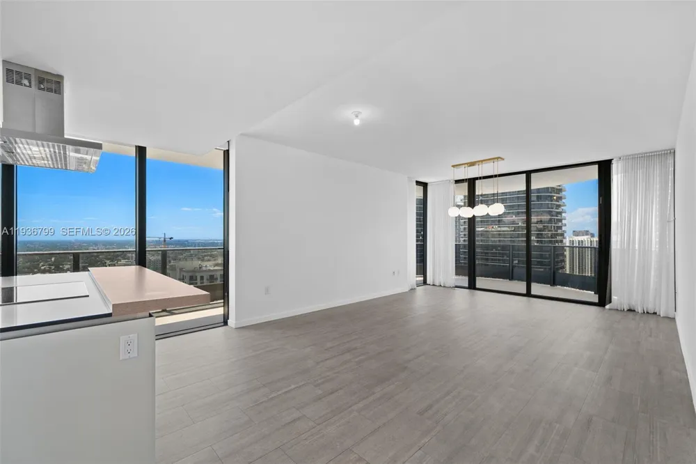 1000 Brickell Plz #4212 Miami, FL 33131