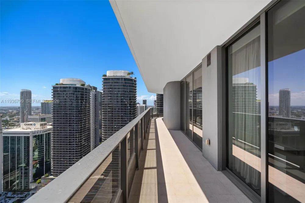 1000 Brickell Plz #4212 Miami, FL 33131